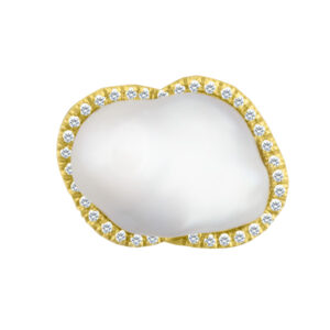 Elegant 18kt yellow gold ring with Baroque pearl and approx. .54 carats in diamonds